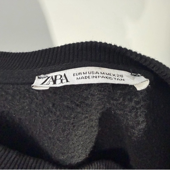 Zara Medium Cropped Sweater Crew Neck Long Sleeve Warm Comfy Casual Black Used - Picture 4 of 4